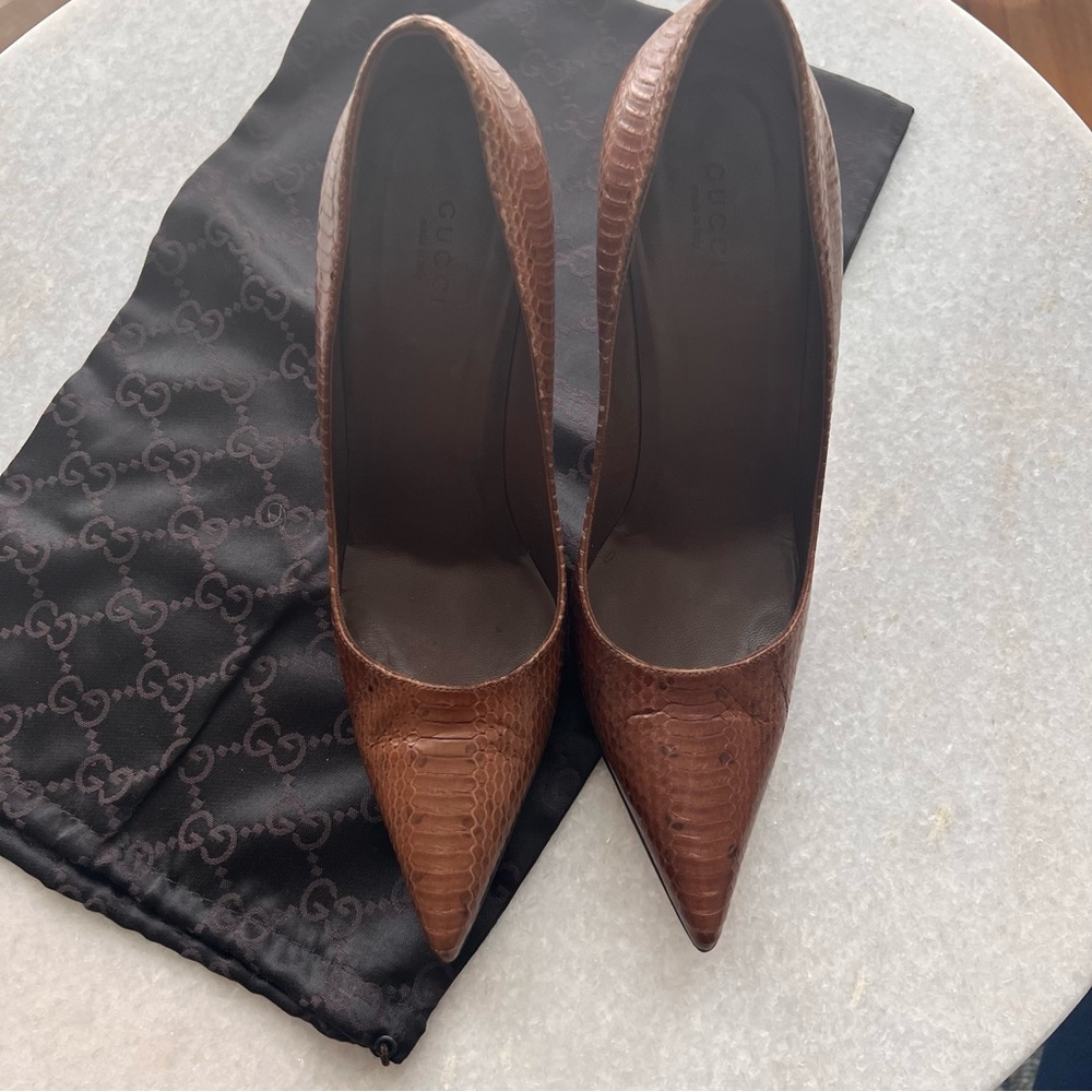 Pre-owned Gucci Leather Snakeskin Heels
